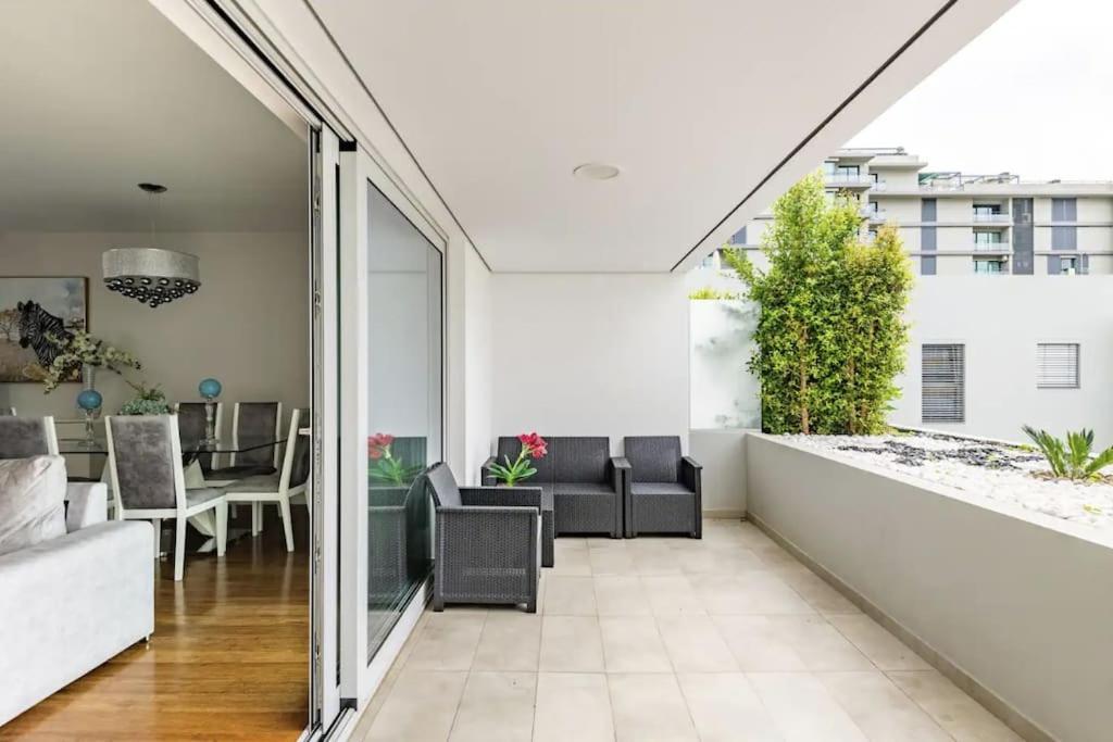 Luxury Poolside View Apartment Φουνκάλ Εξωτερικό φωτογραφία
