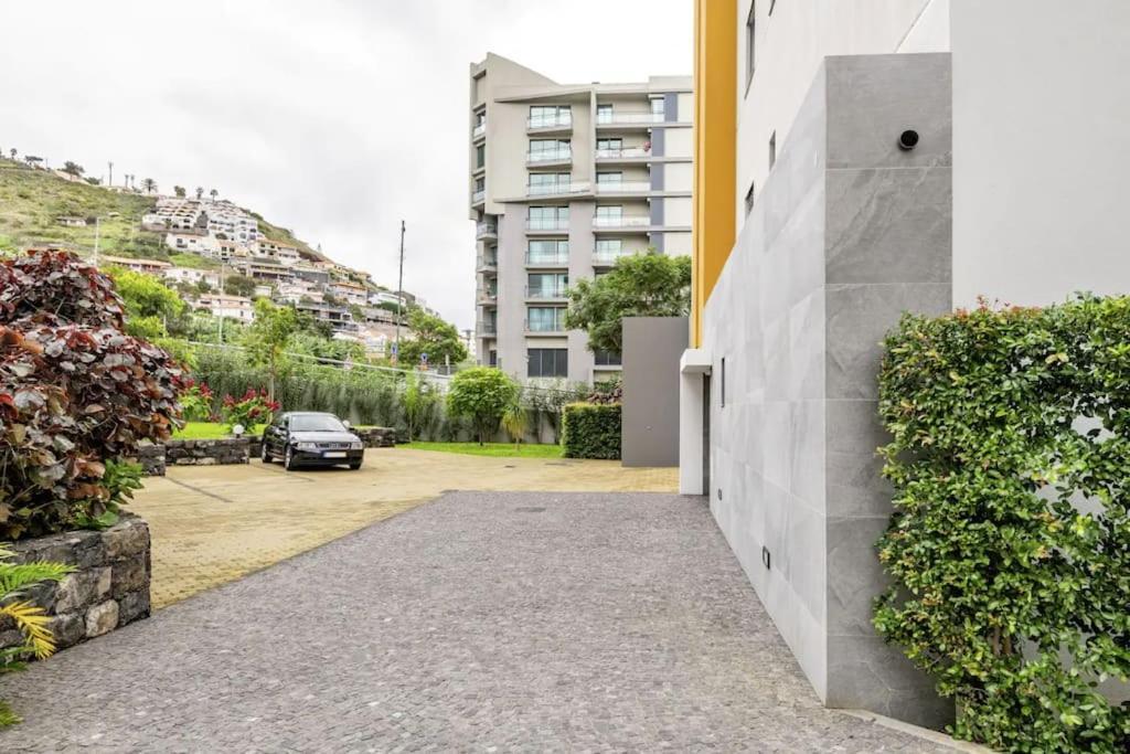 Luxury Poolside View Apartment Φουνκάλ Εξωτερικό φωτογραφία